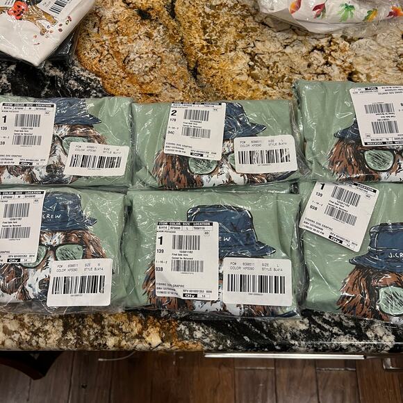 NWT J. Crew Men's Green W/Fishing Dog Graphic Tee - Picture 11 of 11